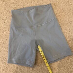 LuLuLemon Wunder Train High-Rise Short 6"  Size 4